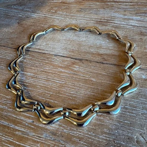 Vintage Monet Gold-tone Sculpted Wave Link Necklace - Picture 3 of 9